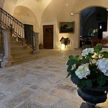 Отель Palazzo Laureano - Dimora Storica Tricarico Экстерьер фото