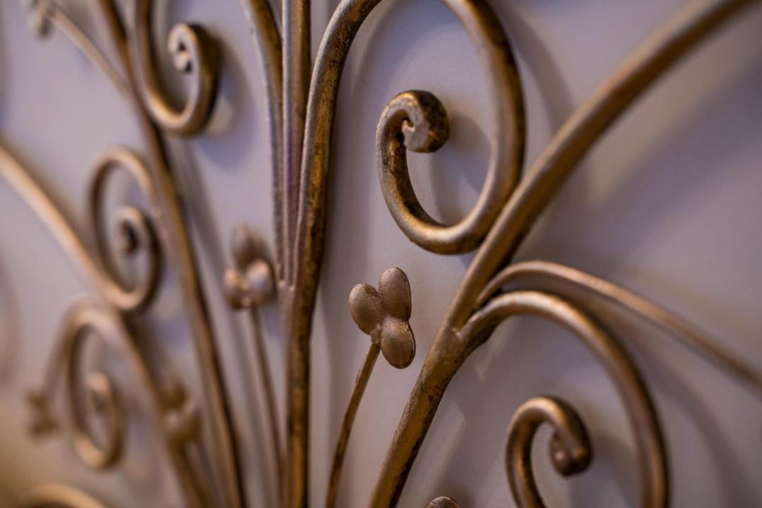 Отель Palazzo Laureano - Dimora Storica Tricarico Экстерьер фото