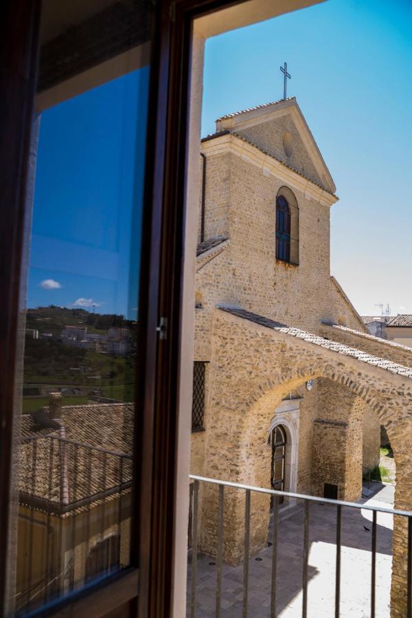 Отель Palazzo Laureano - Dimora Storica Tricarico Экстерьер фото